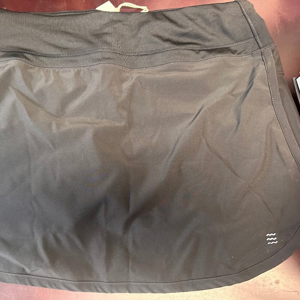 FREE FLY BAMBOO-LINED BREEZE WOMEN'S SKORT MEDIUM BRAND NEW - Picture 4 of 4